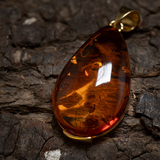 Solia Amber Pendant 925s Silver