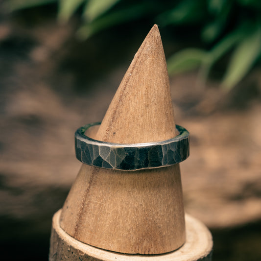 Finger ring - Eryn Design - Guarding