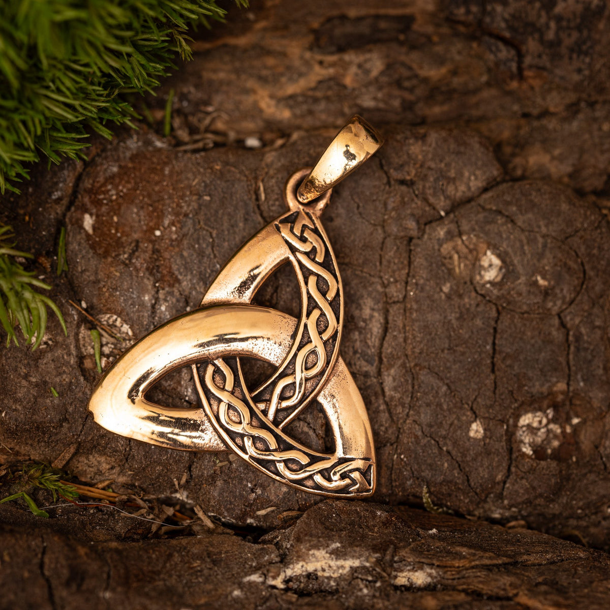 Raven Ornament Pendant Bronze – image 1