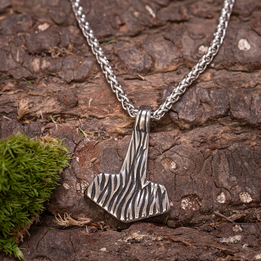 Thor's Hammer Wood-Texture Pendant Steel with Chain – image 1