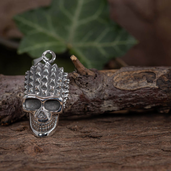 Skull Pendant with spikes Steel