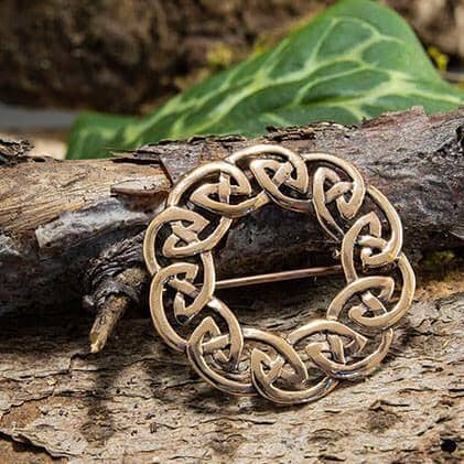 Brooch Celtic knot Needle Bronze