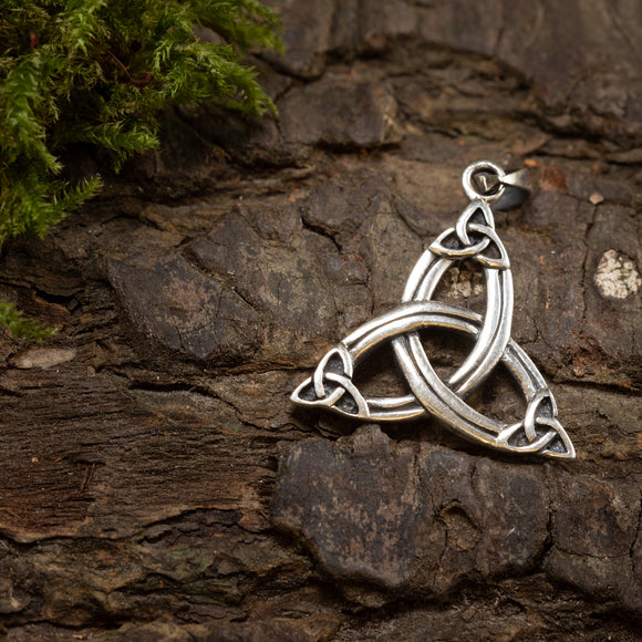 Celtic Triquetra Ythil Pendant 925s Silver