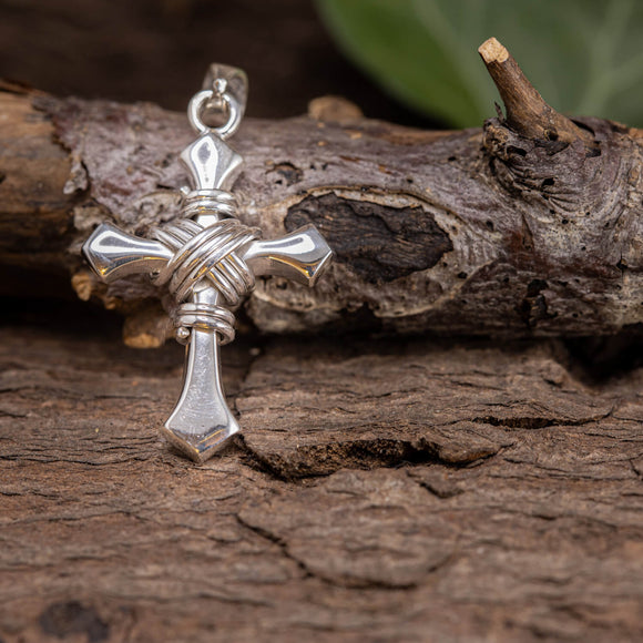Cross with Binding Pendant 925s Sterling Silver