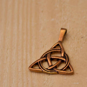 Celtic triangular knot Bronze